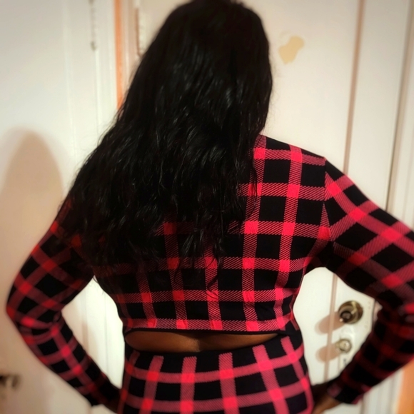 Black and Pink plaid sweater dress - Picture 3 of 3